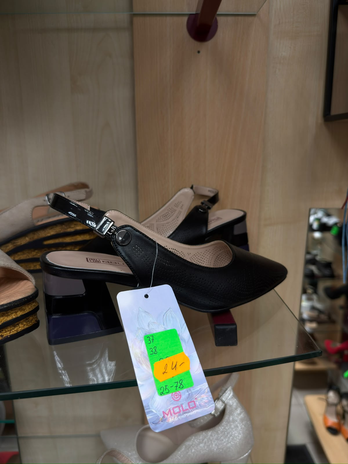 MOLO melnas perforētas slingback kurpes
